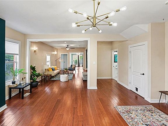 4th image of 3944 McGee St