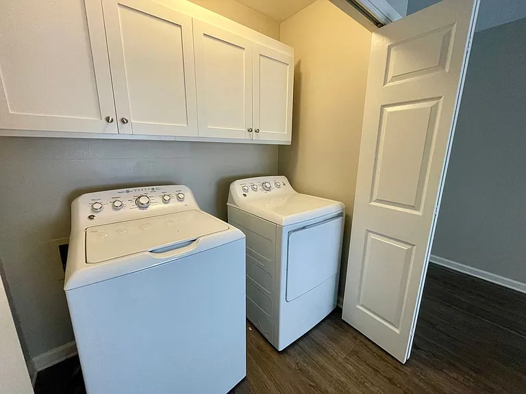 525 S Oak St — Photo 12