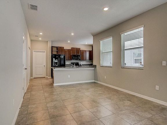 3rd image of 10645 Lake Montauk Dr
