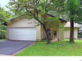 2214 Arborview Dr, Maryland Heights, MO