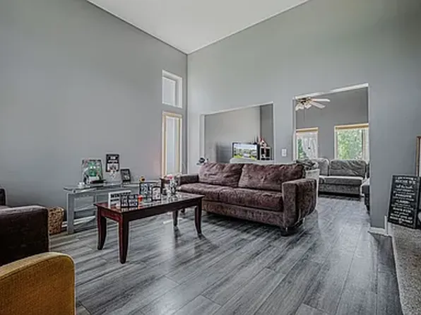 1055 S West Ave #1055, Waukegan, IL 60085
