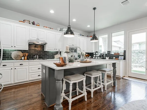 2853 Wellbourne Dr, Carrollton, TX 75006