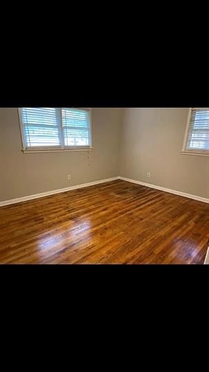 2nd image of 2412 Rhenda St
