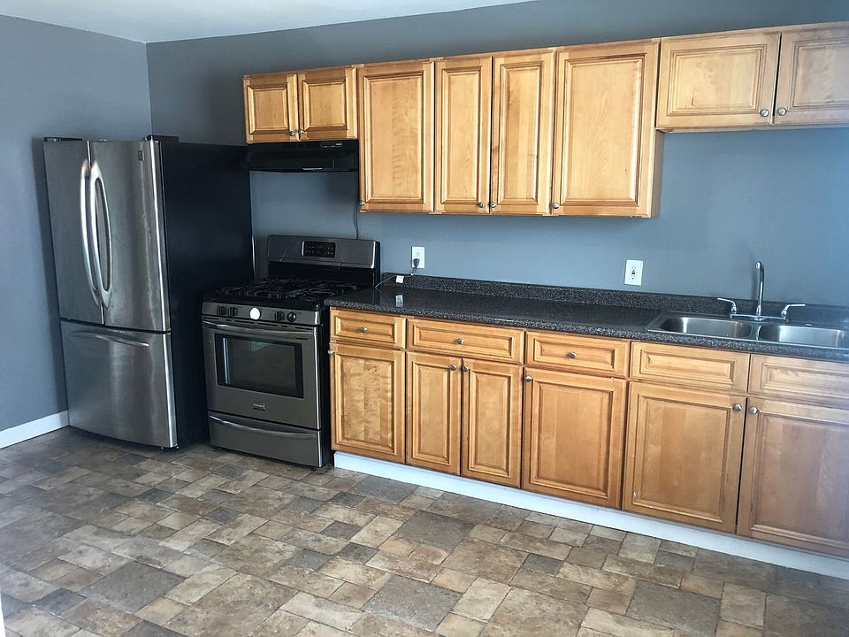 1st image of 2-20 Langsberries Ave #4