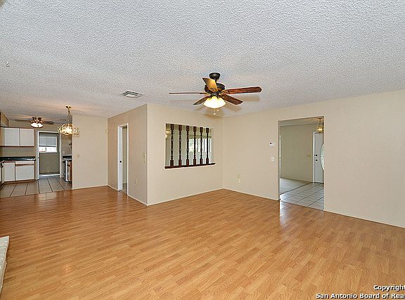 4th image of 12518 Independence Ave