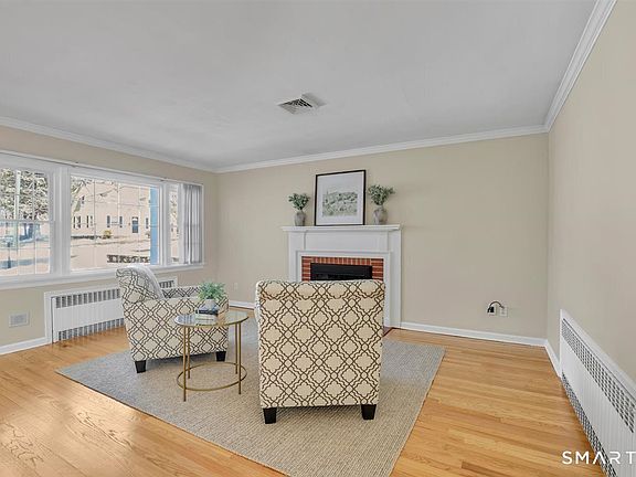 4th image of 83 Lardner Road