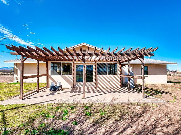 3rd image of 7027 N Bond Rd