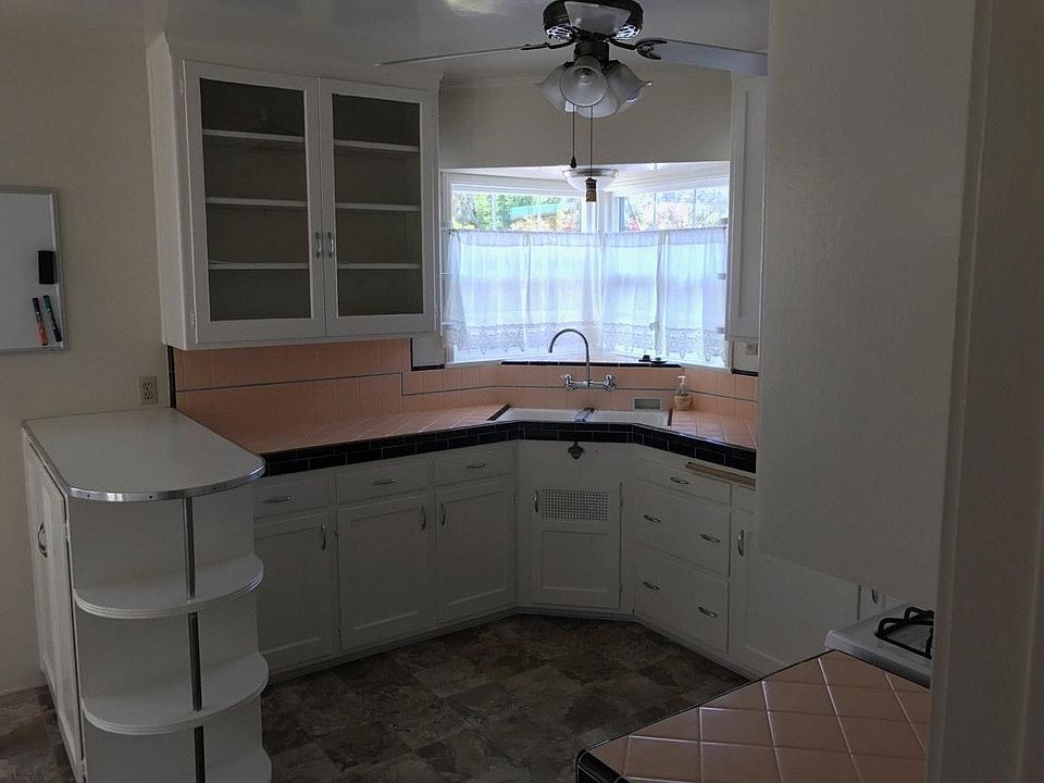 1st image of 2826 Ivy St #28