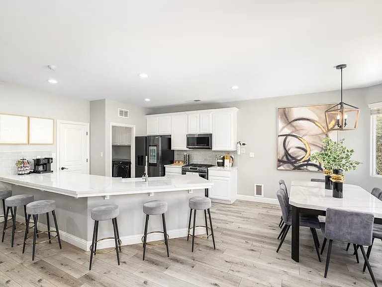 10910 Mayacamas Dr — Photo 13