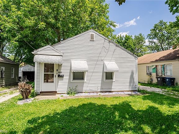 2nd image of 939 Clifford Ave