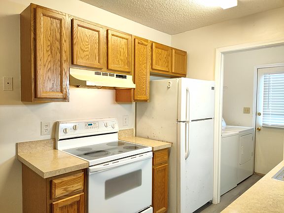 5th image of 801 Burcale Rd APT K-1