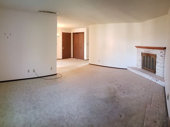 4th image of 1471 Longwood Dr #1