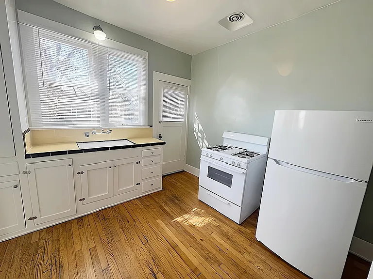 925 1/2 Marview Ave #925-1/2 — Photo 5