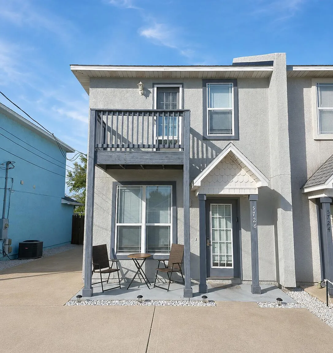 2 bed, 2.5 bath, 1158 sqft, $1,795 — Photo 1