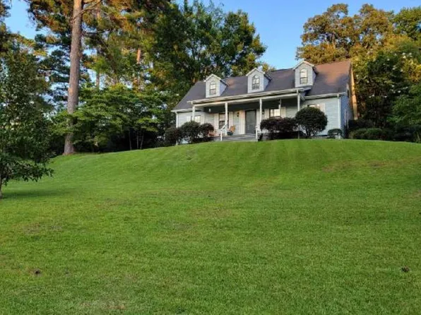 566 Hillsdale Dr, Tupelo, MS 38804
