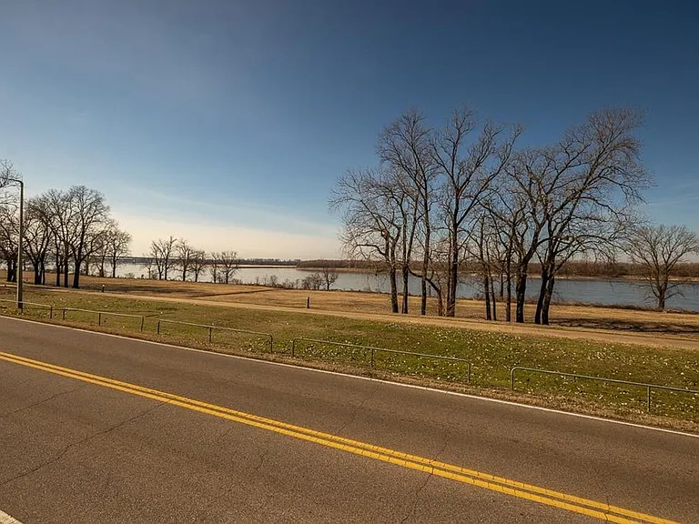 1060 Island Dr — Photo 19