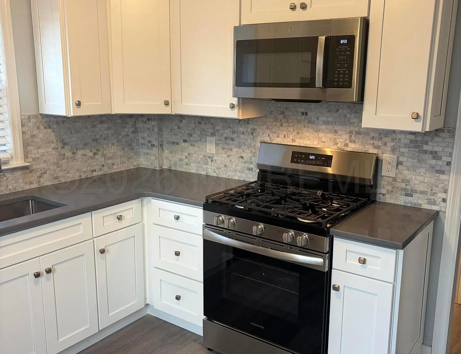 2 bed, 1.0 bath, 900 sqft, $3,500 — Photo 3