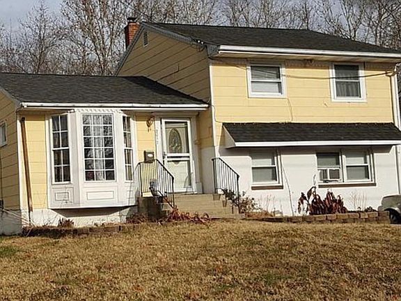2nd image of 2017 S Winthrop Ave