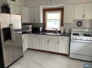 22 Forest Ave, Hawthorne, NJ