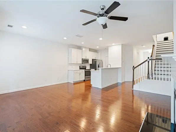 1878 Plainsboro Dr, Lithonia, GA 30058