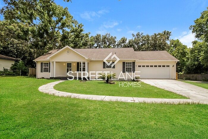 1st image of 407 Pine Dr