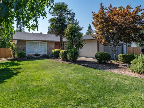 290 Singing Waters Rd, Winchester, OR 97495