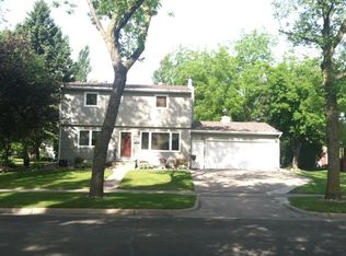 417 Maple Ln, Moorhead, MN 56560