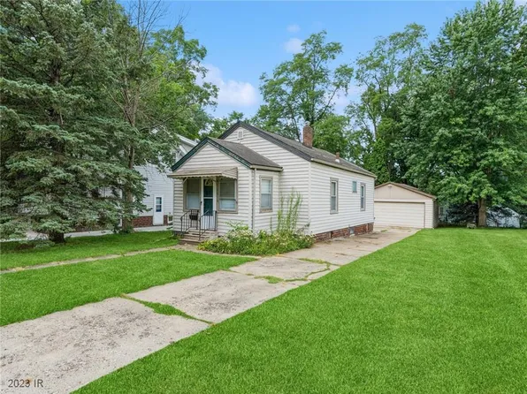 1610 E 32nd St, Des Moines, IA 50317
