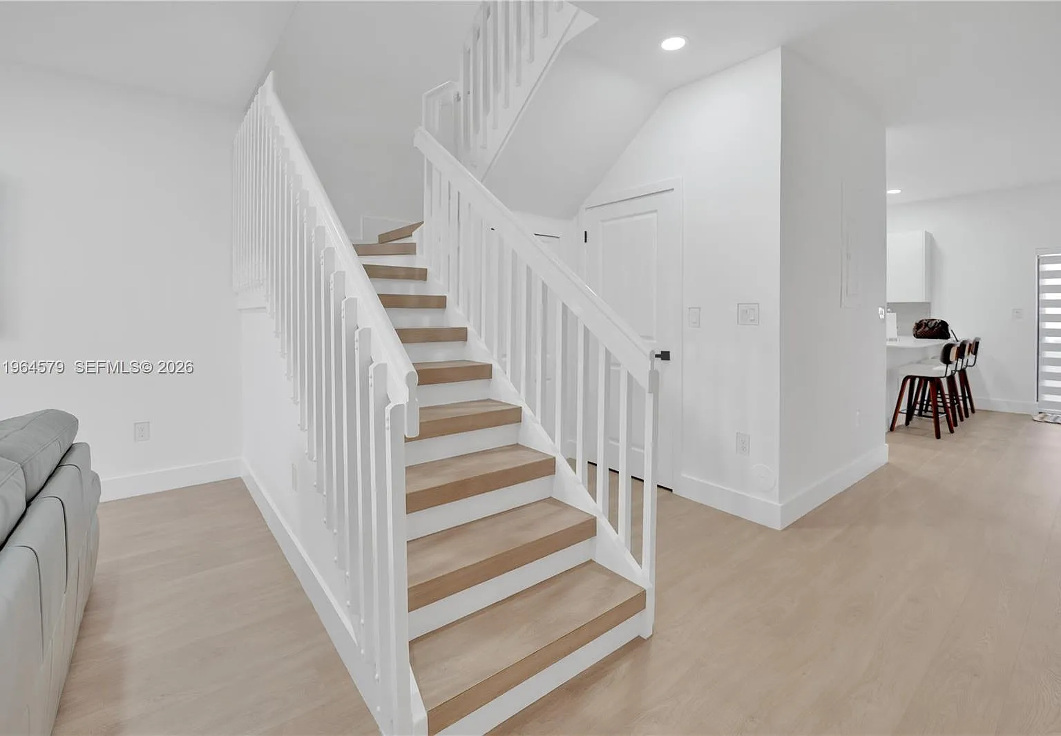 3 bed, 2.5 bath, 1612 sqft, $3,300 — Photo 2