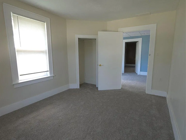 19504 Bigelow St — Photo 2