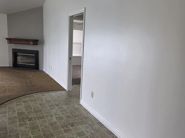 2138 SW Alminar St — Photo 3