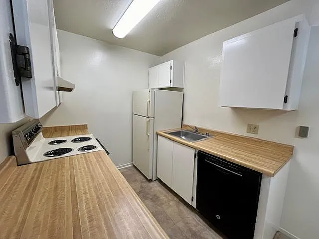 404 Boardwalk Ave #14 — Photo 4