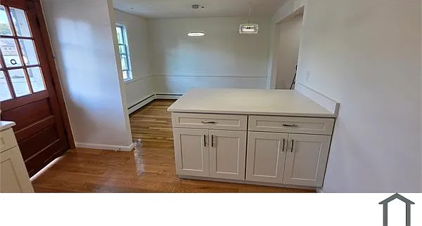3 bed, 150 sqft, $3,350 — Photo 3