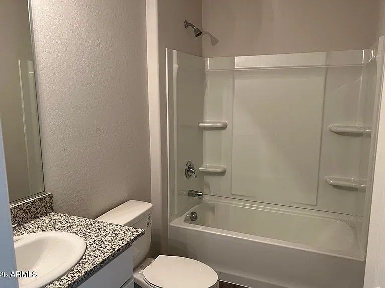 241 S Apache Ave — Photo 10