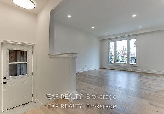 3rd image of 16 Stephenfrank Rd