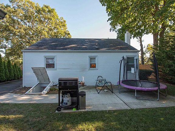 4th image of 519 Spruce St