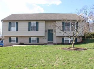 40 E Summit Dr, Stevens, PA 17578