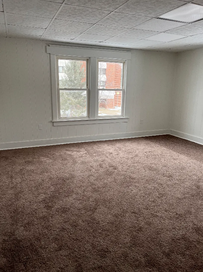 Muncie, 713 W Adams St — Photo 2