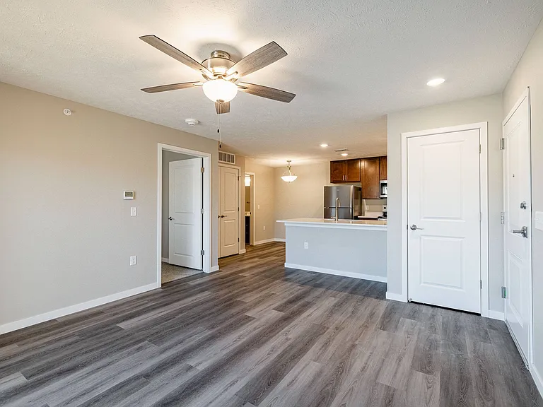 Kings Ridge Apartments — Photo 32