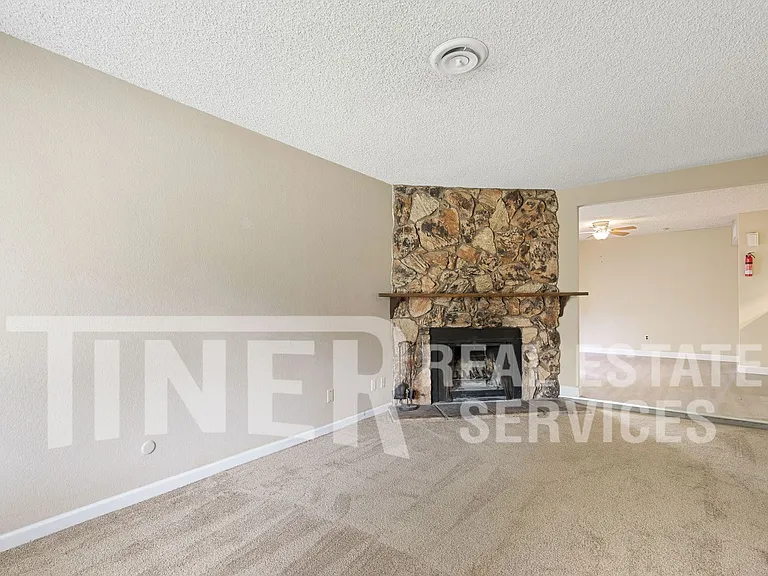 5012 Sunshine Ln — Photo 2