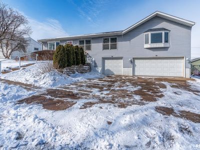 2818 N Fillmore St, Davenport, IA, 52804