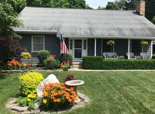 7205 Rock Bridge Rd, Grand Ledge, MI 48837