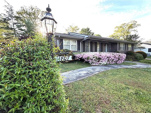 2nd image of 1807 College Ave