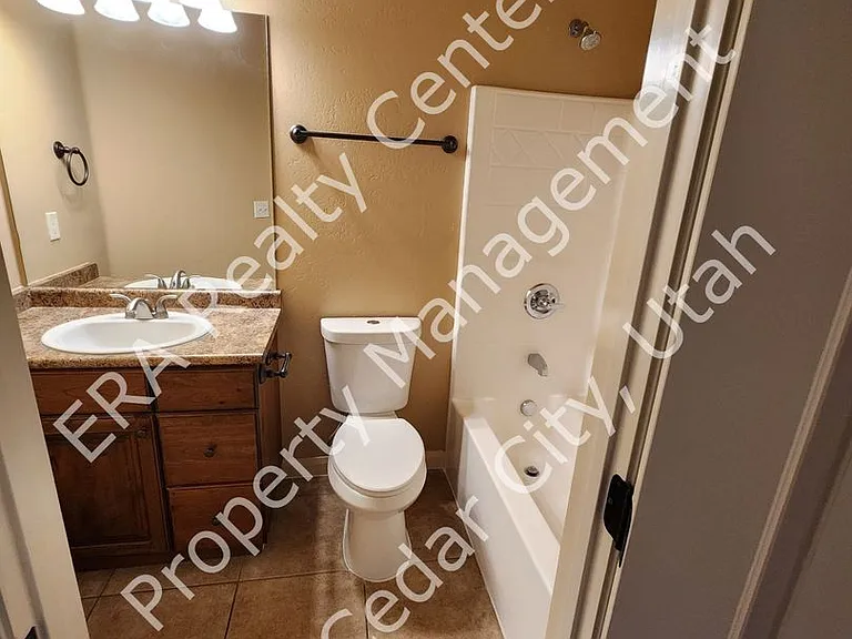 370 W 1425 N #5 — Photo 11