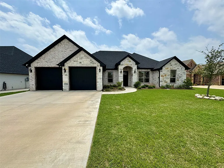 6611 Pinehurst Dr — Photo 1