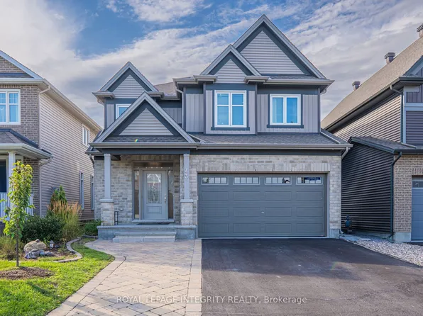 43 Cento Way, Ottawa, ON K2S 0W4