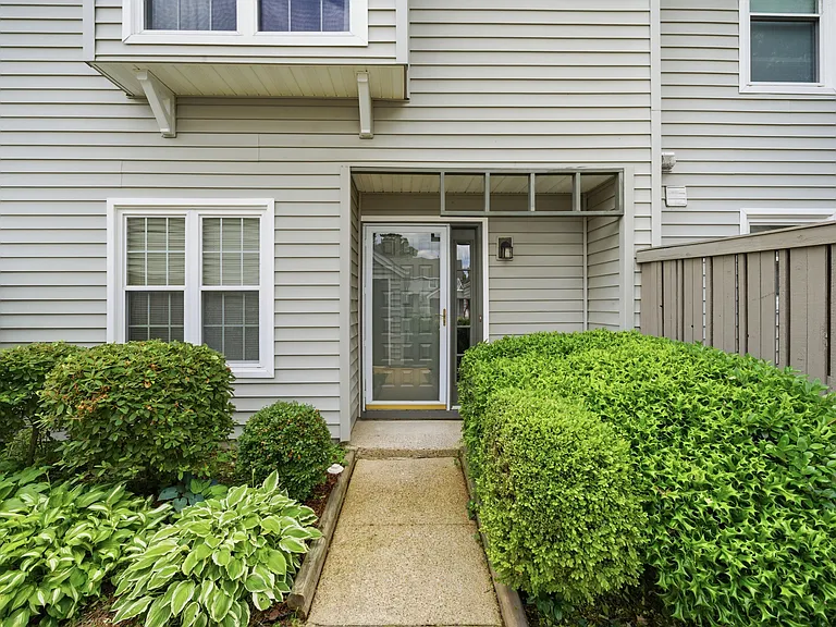 5109 Glenwood Way — Photo 5