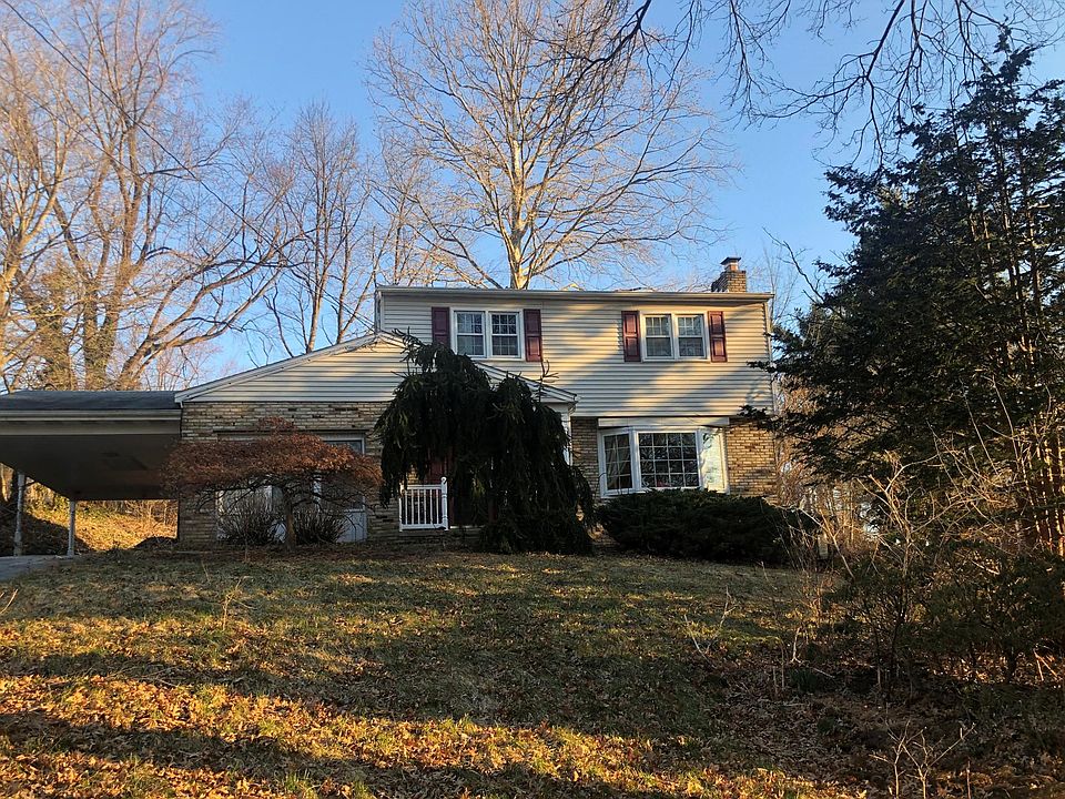 2nd image of 148 Yellow Breeches Dr