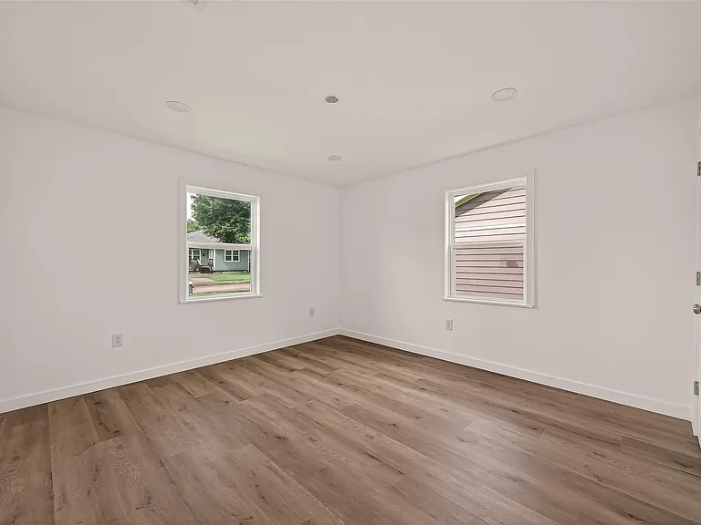 3922 Alsace St — Photo 20
