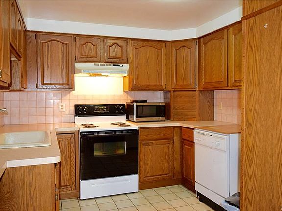 4th image of 418 82nd St